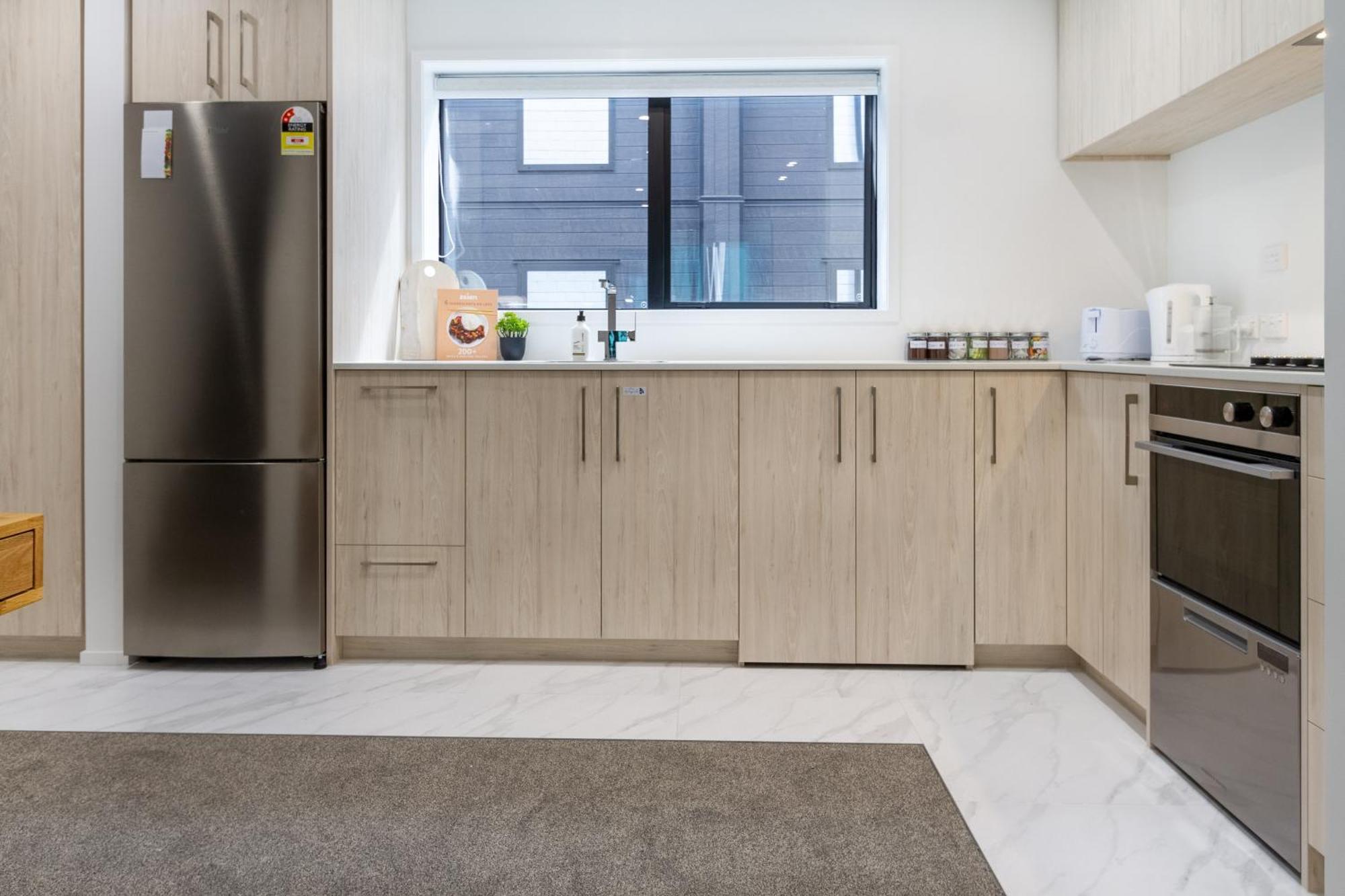 Luxury Living: 2-Bedroom Retreat In Christchurch Exterior foto