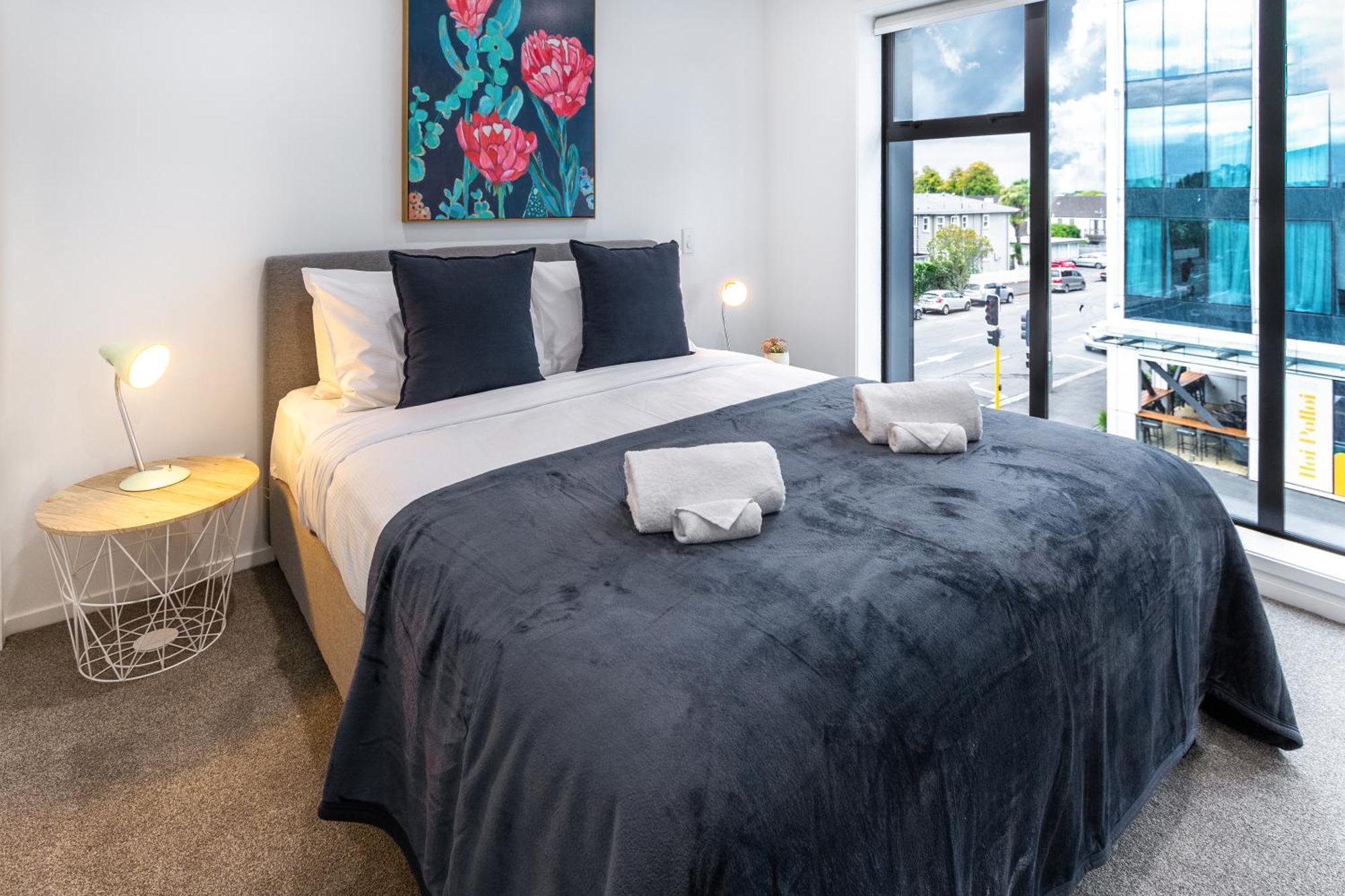 Luxury Living: 2-Bedroom Retreat In Christchurch Exterior foto